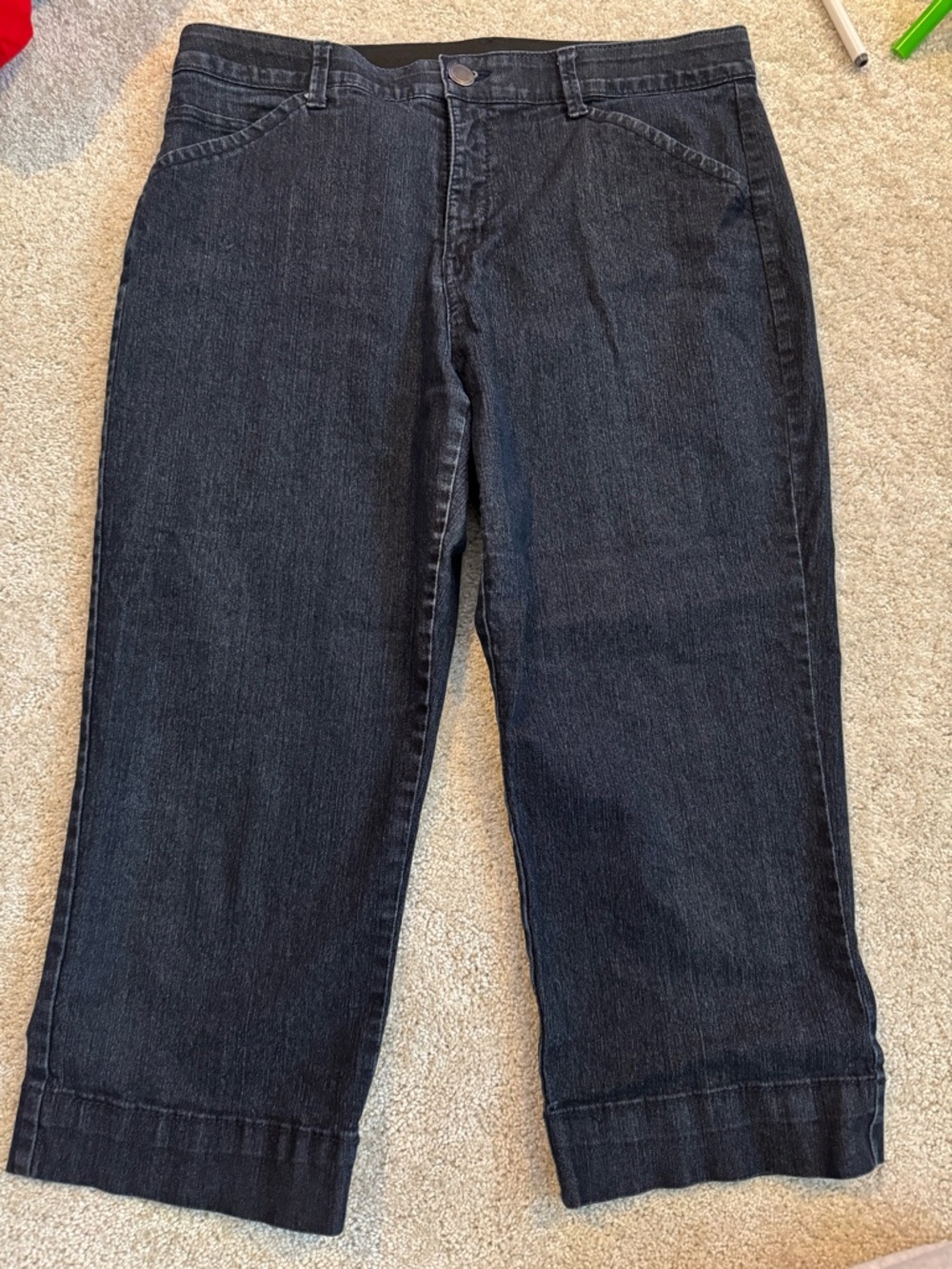 Bandolino Maureen Dark Wash Capris